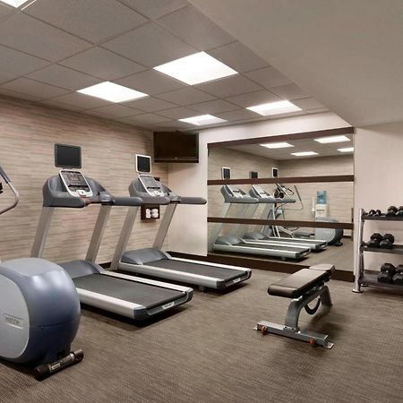 Courtyard By Marriott Bloomington Normal Hotel Екстериор снимка