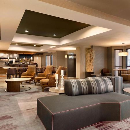 Courtyard By Marriott Bloomington Normal Hotel Екстериор снимка
