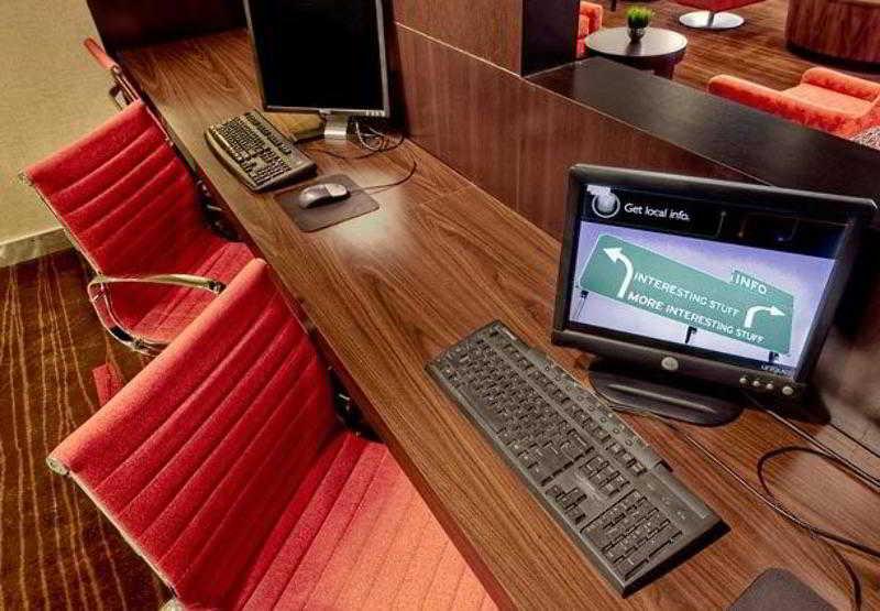 Courtyard By Marriott Bloomington Normal Hotel Екстериор снимка